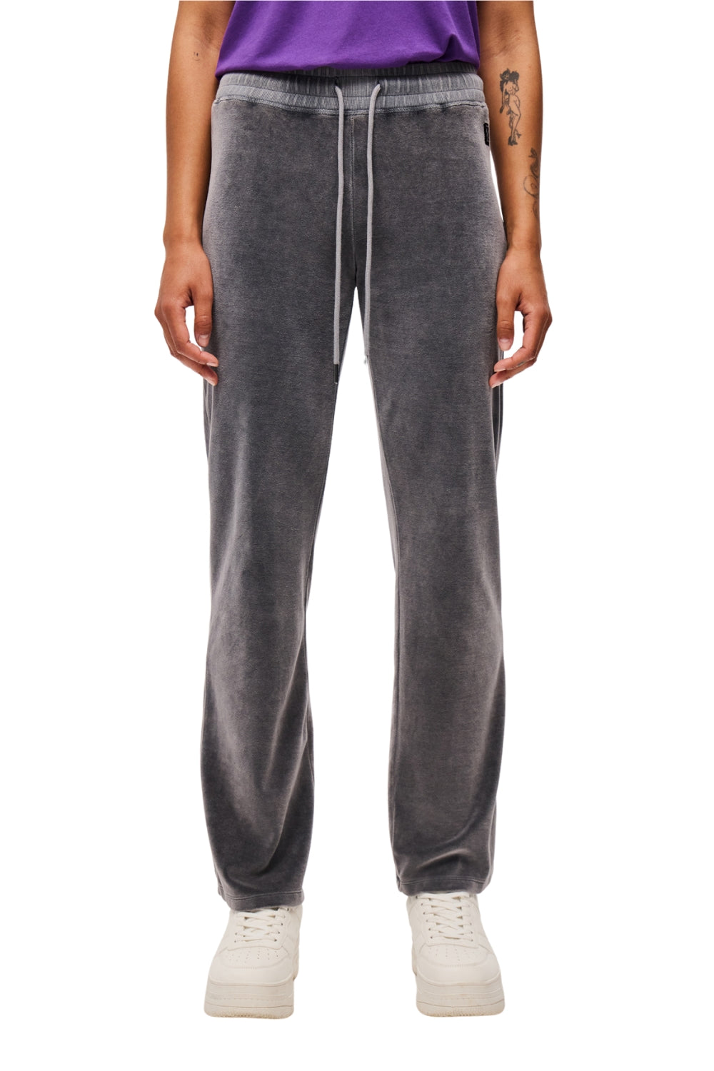 SLIM FIT VELVET SWEATPANTS 2